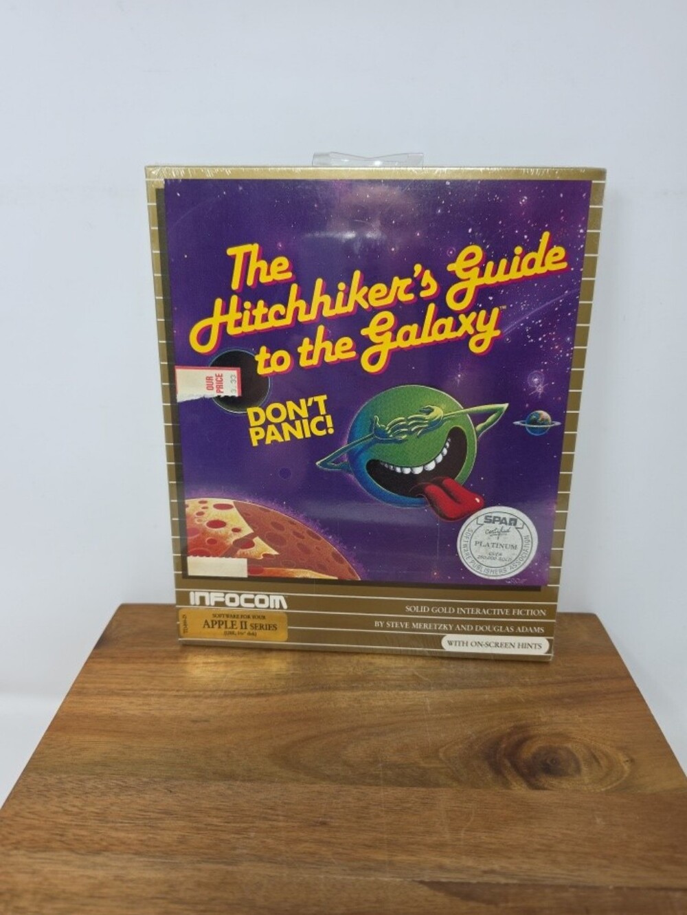 The Hitchhiker's Guide to the Galaxy Boxed Game - Purple